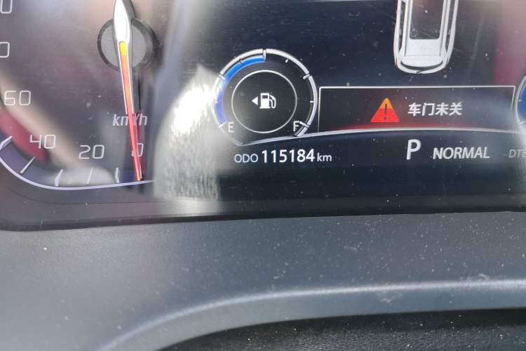 Used CHANGAN CS75 2018 280T Automatic Smart Edition China V-standard Odometer Close Up