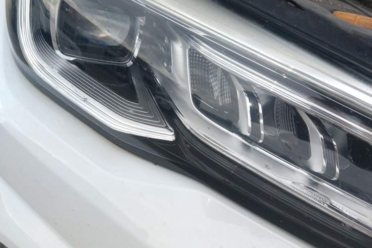Used CHANGAN CS75 2018 280T Automatic Yazi Model China V Standard Right Front Headlight