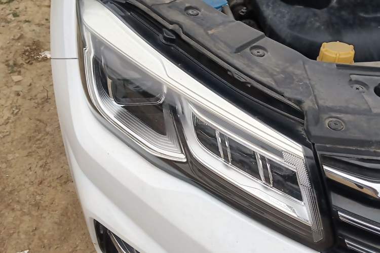 Used CHANGAN CS75 2018 280T Automatic Smart Edition China V-standard Right Front Headlight