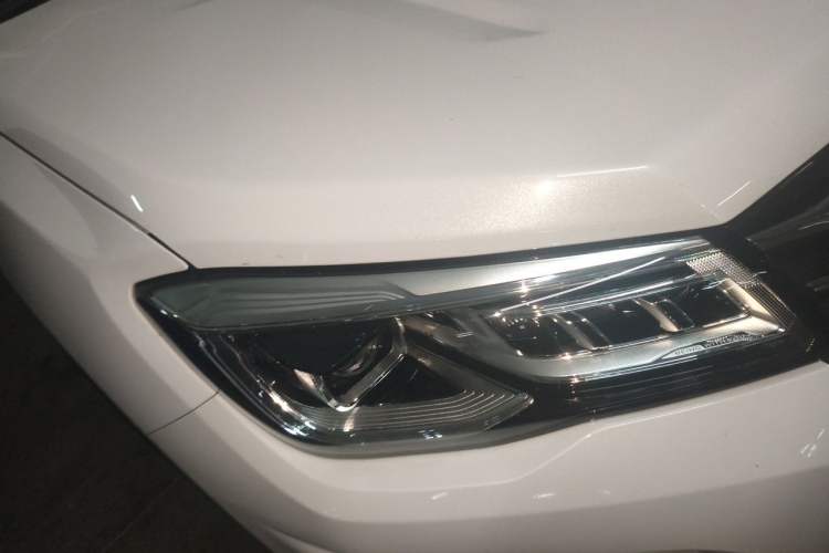 Used CHANGAN CS75 2018 280T Automatic Yazi Model China V Standard Right Front Headlight