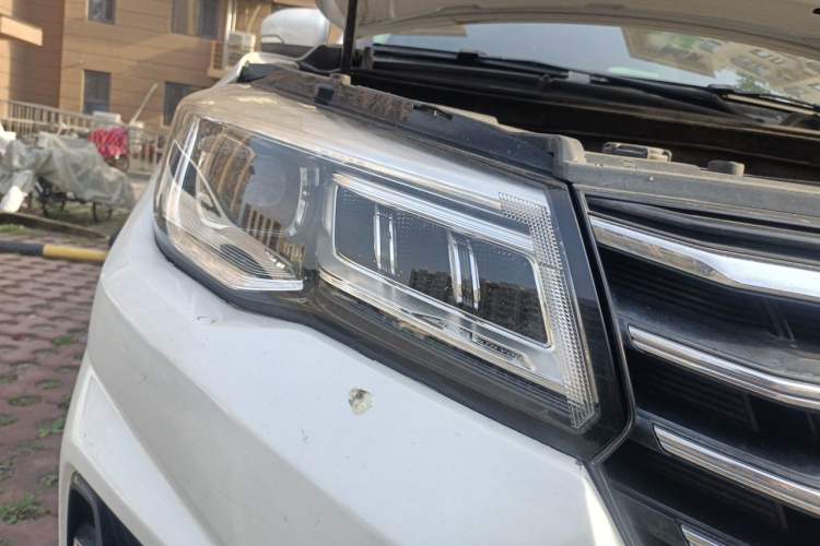 Used CHANGAN CS75 2018 280T Automatic Smart Edition China V-standard Right Front Headlight