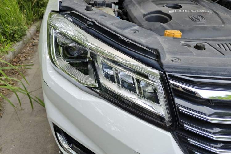 Used CHANGAN CS75 2018 280T Automatic Smart Edition China V-standard Right Front Headlight
