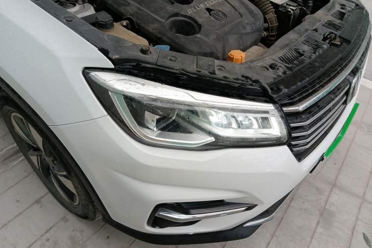 Used CHANGAN CS75 2018 280T Automatic Smart Edition China V-standard Right Front Headlight