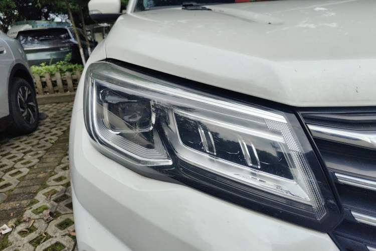 Used CHANGAN CS75 2018 280T Automatic Luxury Edition China V Standard Right Front Headlight