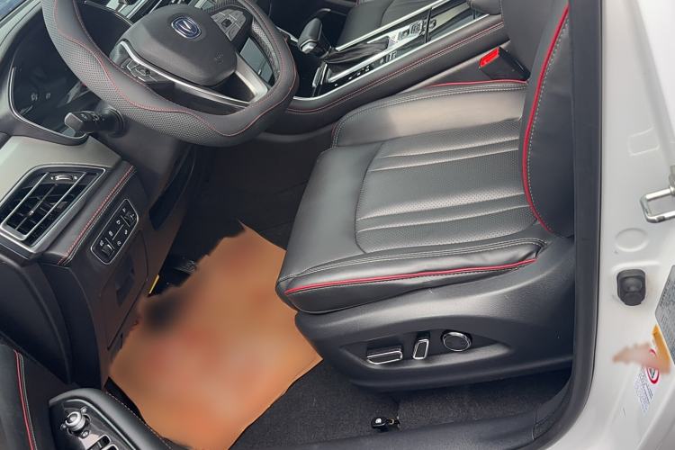 Used CHANGAN CS75 2018 280T Automatic Yazi Model China V Standard Right Front Seat