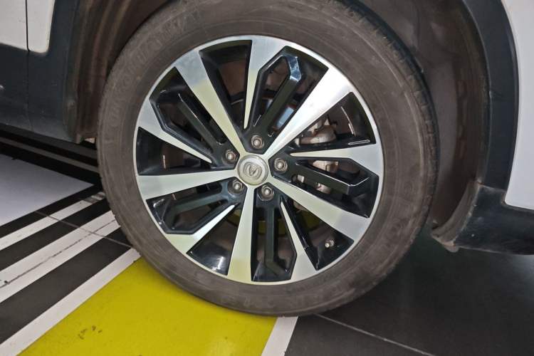 Used CHANGAN CS75 2018 280T Automatic Yazi Model China V Standard Right Front Wheel Hub
