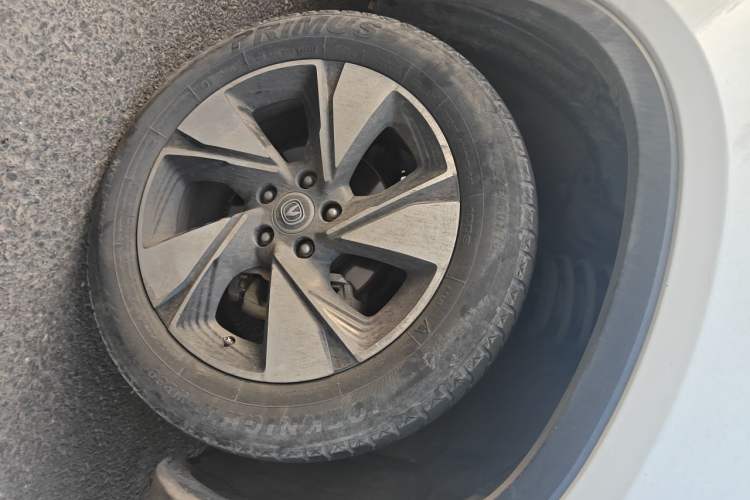 Used CHANGAN CS75 2018 280T Automatic Smart Edition China V-standard Right Front Wheel Hub