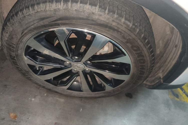 Used CHANGAN CS75 2018 280T Automatic Yazi Model China V Standard Right Front Wheel Hub