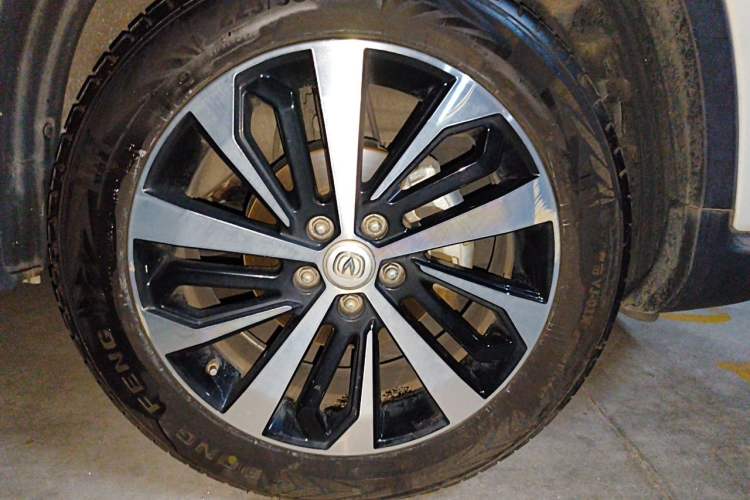 Used CHANGAN CS75 2018 280T Automatic Smart Model China V Standard Right Front Wheel Hub