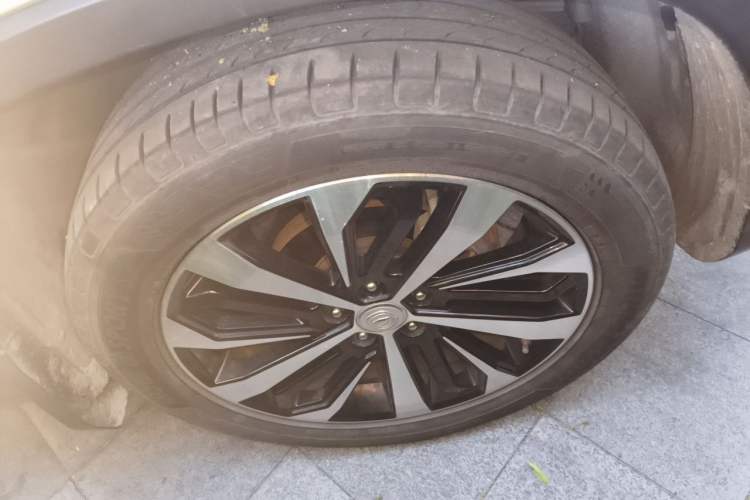 Used CHANGAN CS75 2018 280T Automatic Yazi Model China V Standard Right Front Wheel Hub