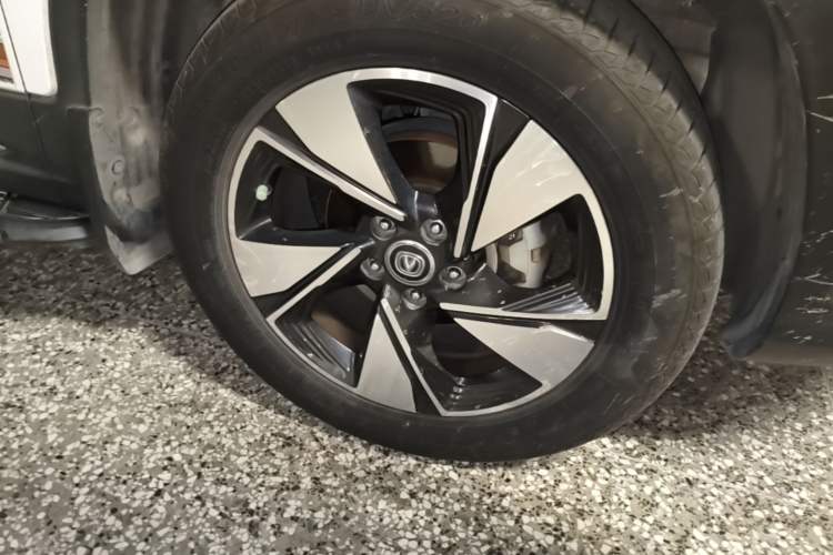 Used CHANGAN CS75 2018 280T Automatic Smart Edition China V-standard Right Front Wheel Hub