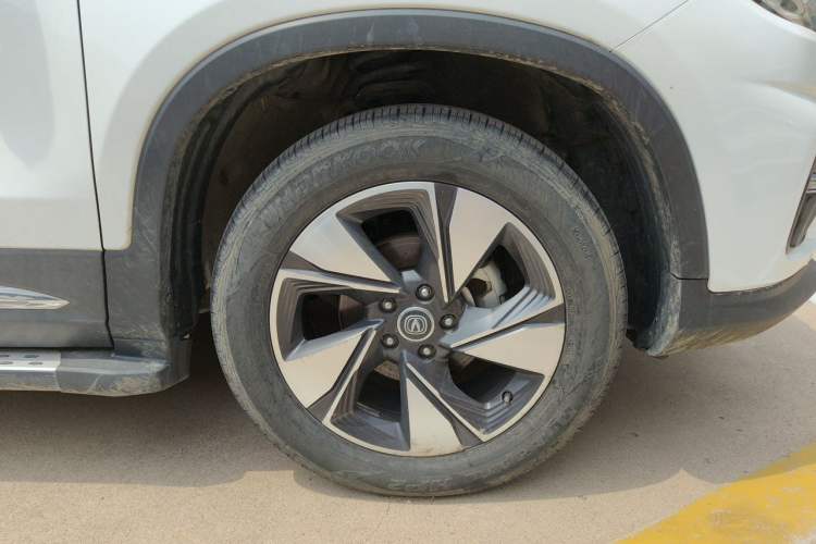 Used CHANGAN CS75 2018 280T Automatic Smart Edition China V-standard Right Front Wheel Hub
