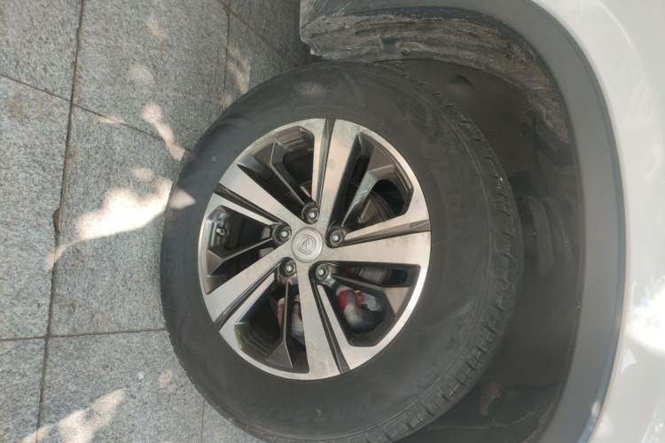 Used CHANGAN CS75 2018 280T Automatic Smart Edition China V Standard Right Front Wheel Hub