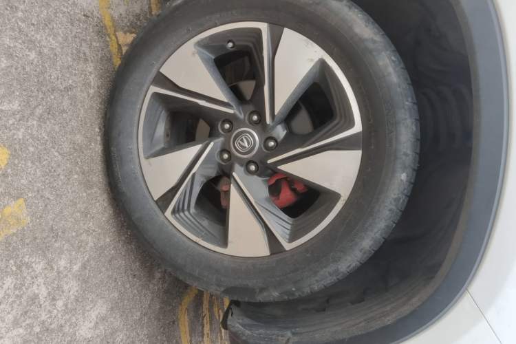Used CHANGAN CS75 2018 280T Automatic Smart Edition China V-standard Right Front Wheel Hub