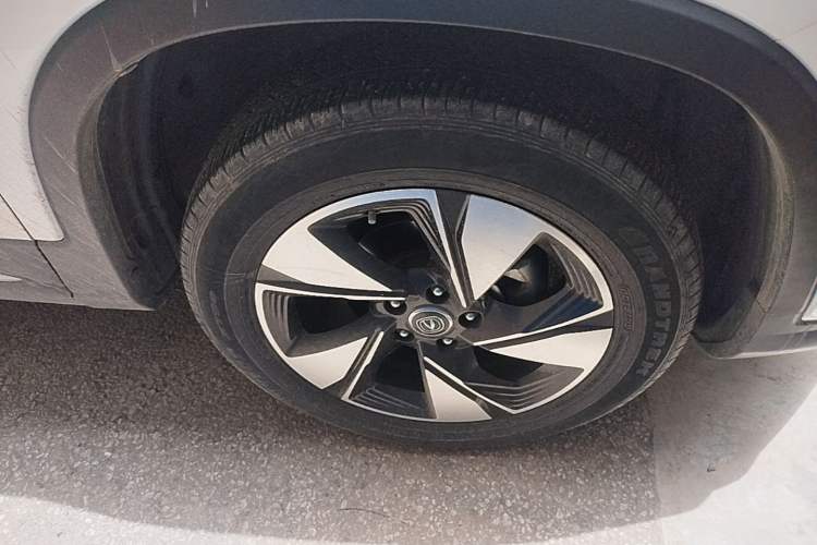 Used CHANGAN CS75 2018 280T Automatic Smart Edition China V-standard Right Front Wheel Hub