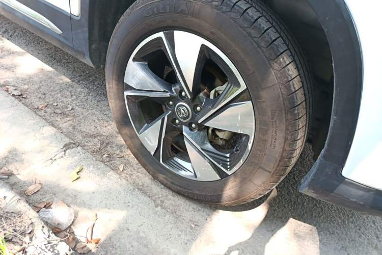 Used CHANGAN CS75 2018 280T Automatic Smart Edition China V-standard Right Front Wheel Hub