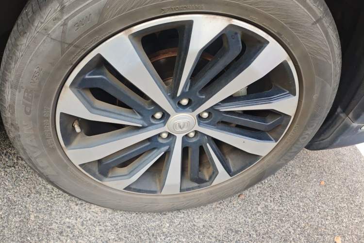 Used CHANGAN CS75 2018 280T Automatic Luxury Edition China V Standard Right Front Wheel Hub