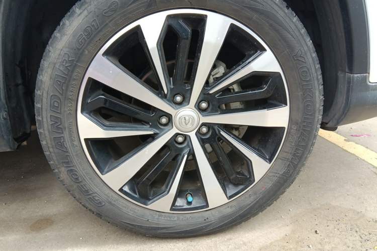 Used CHANGAN CS75 2018 280T Automatic Yazi Model China V Standard Right Front Wheel Hub