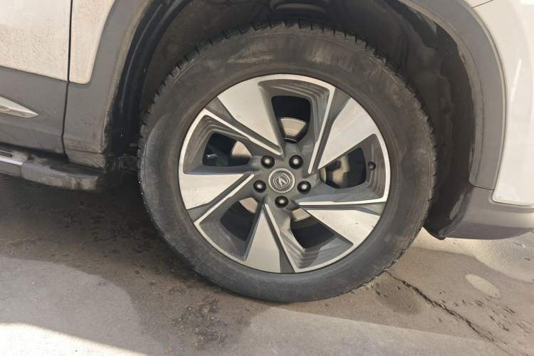 Used CHANGAN CS75 2018 280T Automatic Smart Edition China V-standard Right Front Wheel Hub