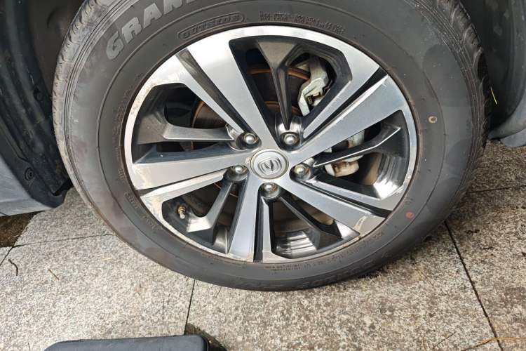 Used CHANGAN CS75 2018 280T Automatic Smart Edition China V Standard Right Front Wheel Hub