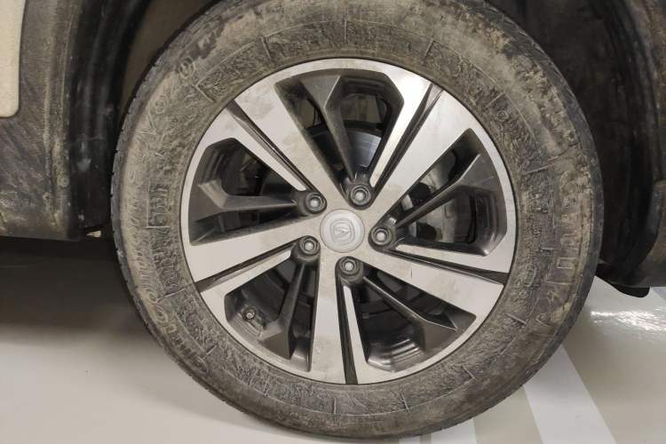 Used CHANGAN CS75 2018 280T Automatic Smart Edition China V Standard Right Front Wheel Hub