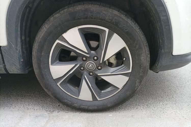 Used CHANGAN CS75 2018 280T Automatic Smart Edition China V-standard Right Front Wheel Hub