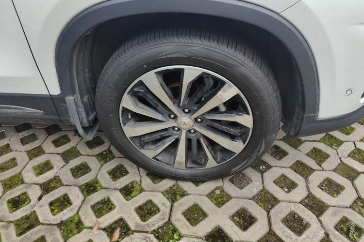 Used CHANGAN CS75 2018 280T Automatic Luxury Edition China V Standard Right Front Wheel Hub