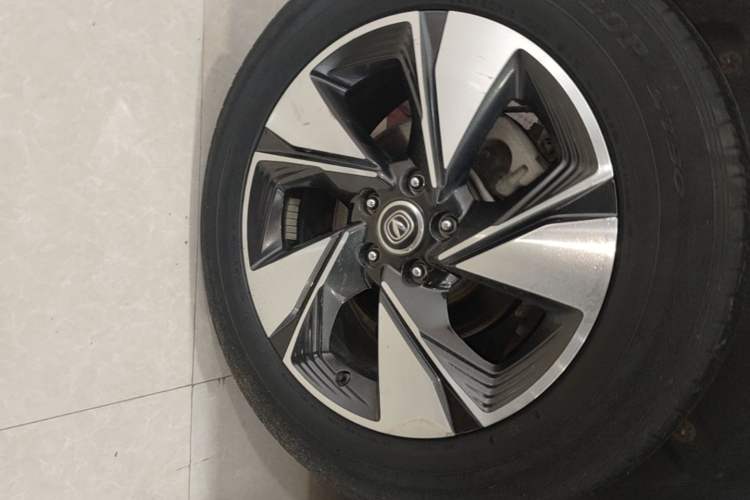 Used CHANGAN CS75 2018 280T Automatic Smart Edition China V-standard Right Rear Wheel Hub