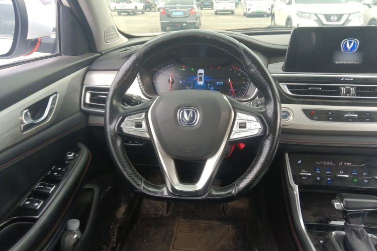 Used CHANGAN CS75 2018 280T Automatic Yazi Model China V Standard Steering Wheel