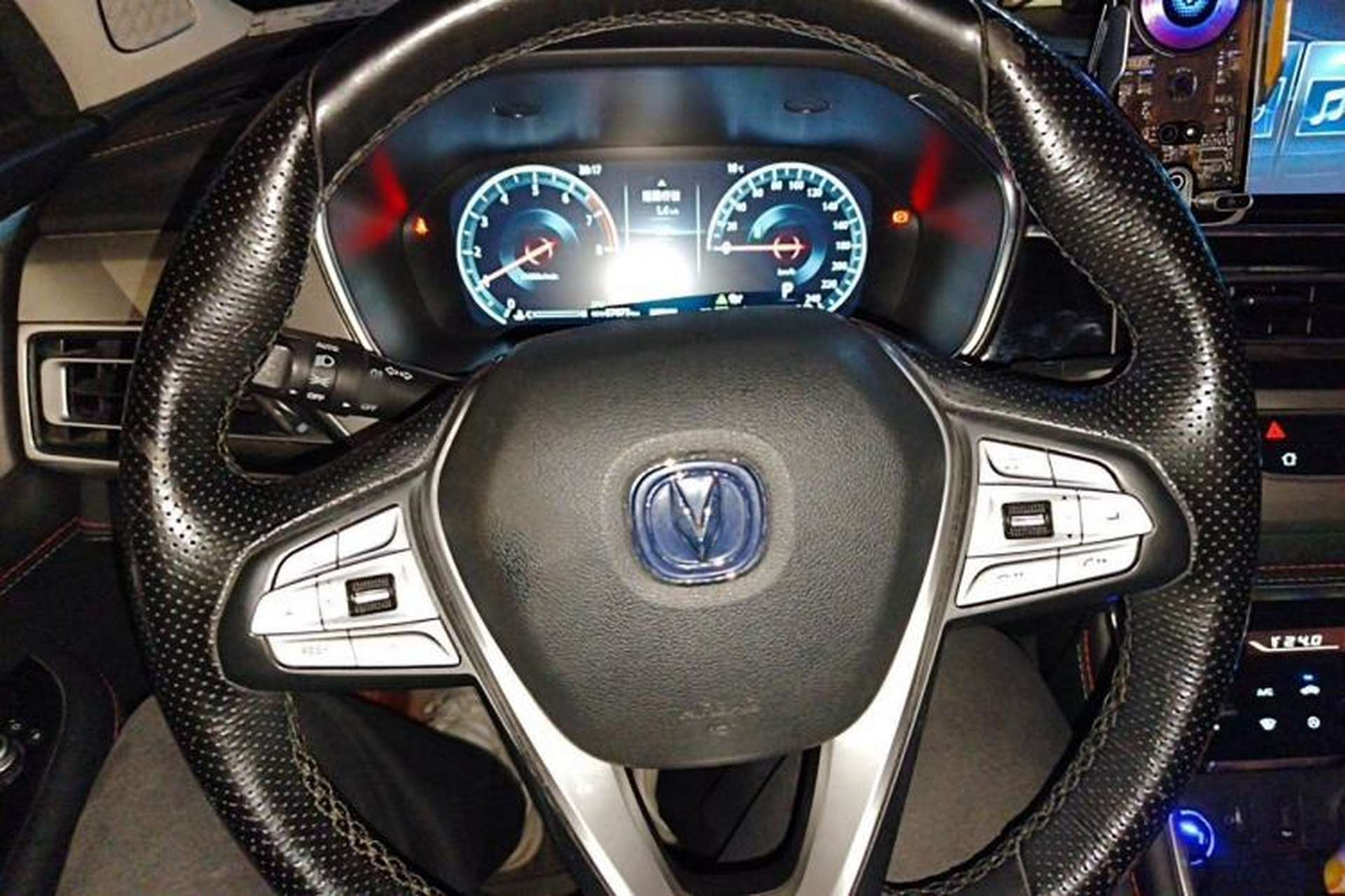 Used CHANGAN CS75 2018 280T Automatic Smart Model China V Standard Steering Wheel