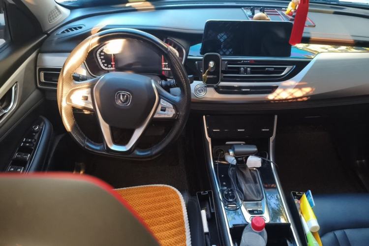 Used CHANGAN CS75 2018 280T Automatic Yazi Model China V Standard Steering Wheel