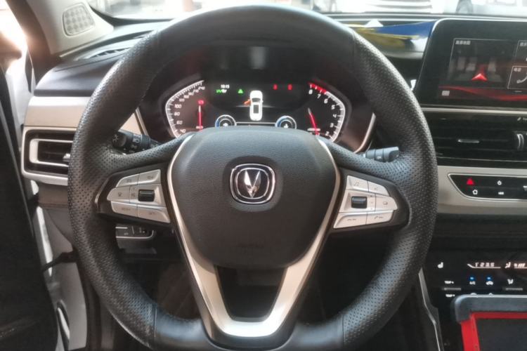 Used CHANGAN CS75 2018 280T Automatic Yazi Model China V Standard Steering Wheel