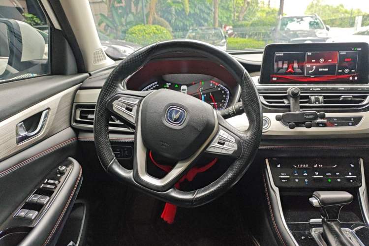 Used CHANGAN CS75 2018 280T Automatic Yazi Model China V Standard Steering Wheel