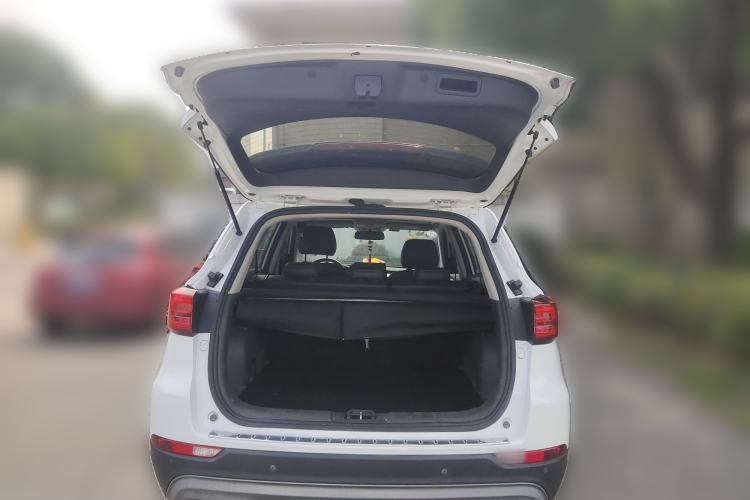 Used CHANGAN CS75 2018 1.8T Automatic 4x4 Zhiyao Model China V Emission Standard Trunk