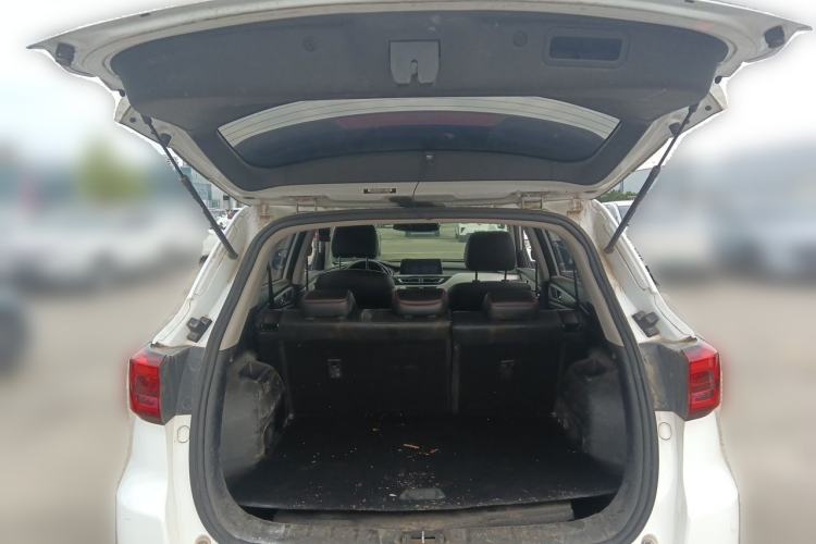 Used CHANGAN CS75 2018 280T Automatic Yazi Model China V Standard Trunk