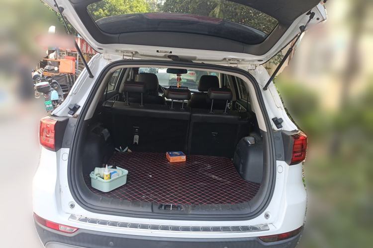 Used CHANGAN CS75 2018 280T Automatic Smart Edition China V-standard Trunk
