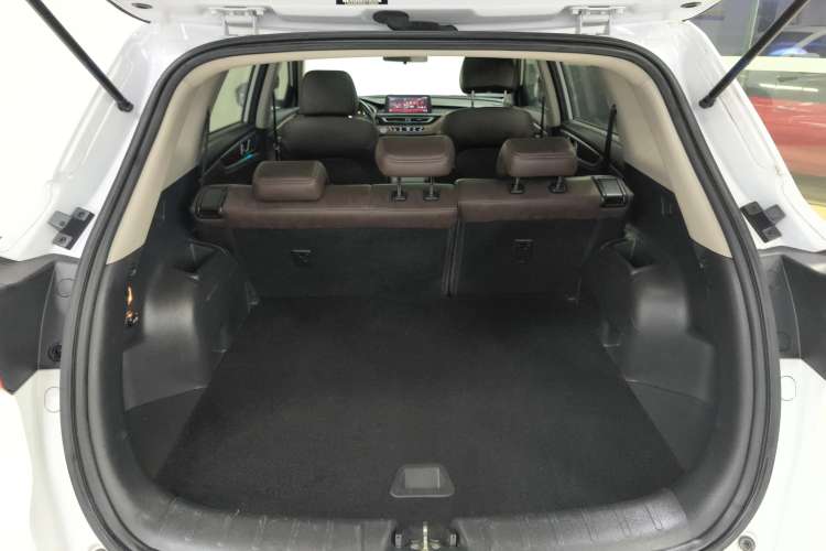 Used CHANGAN CS75 2018 280T Automatic Smart Edition China V-standard Trunk