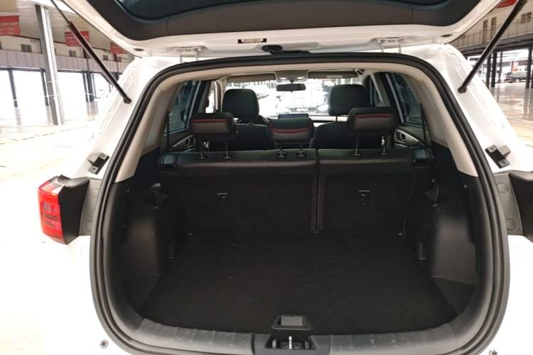 Used CHANGAN CS75 2018 280T Automatic Smart Edition China V-standard Trunk