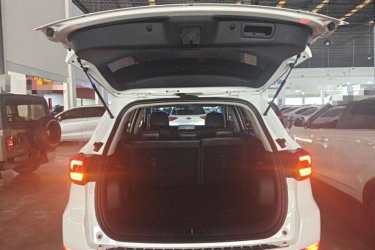 Used CHANGAN CS75 2018 280T Automatic Smart Edition China V-standard Trunk