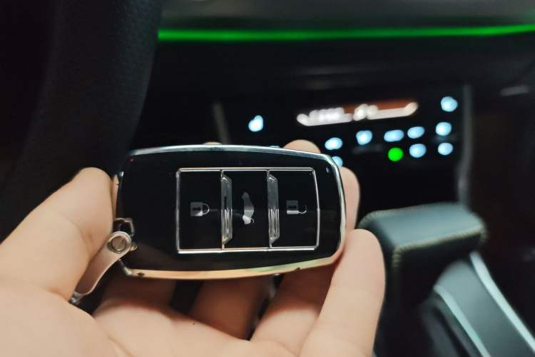 Used CHANGAN CS75 2018 280T Automatic Yazi Model China V Standard Vehicle Key