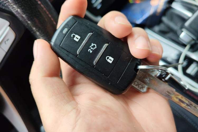 Used CHANGAN CS75 2018 280T Automatic Yazi Model China V Standard Vehicle Key
