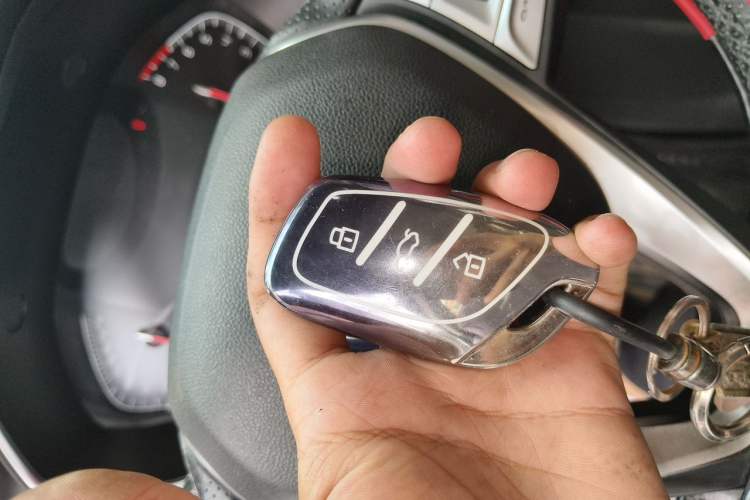 Used CHANGAN CS75 2018 280T Automatic Smart Edition China V-standard Vehicle Key