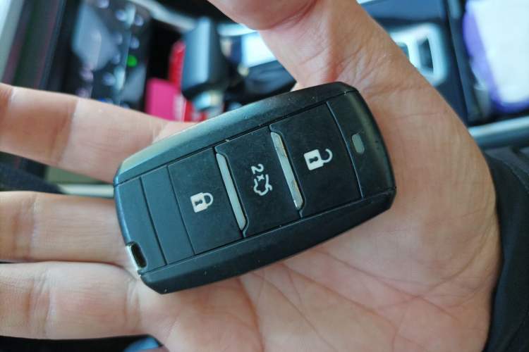 Used CHANGAN CS75 2018 280T Automatic Yazi Model China V Standard Vehicle Key