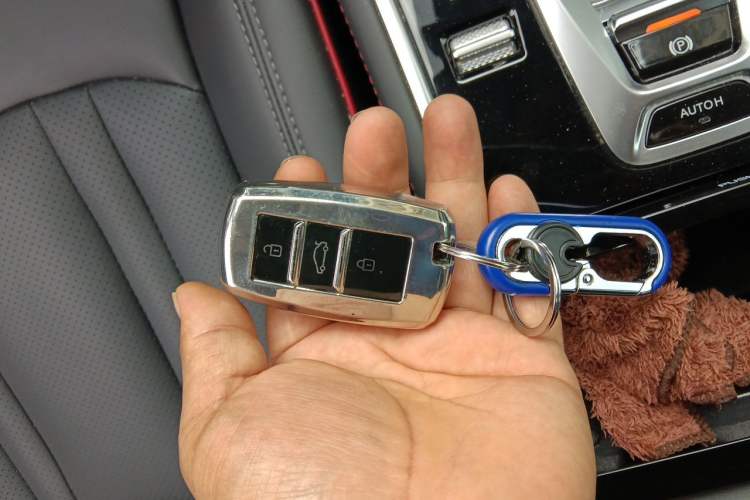 Used CHANGAN CS75 2018 280T Automatic Yazi Model China V Standard Vehicle Key