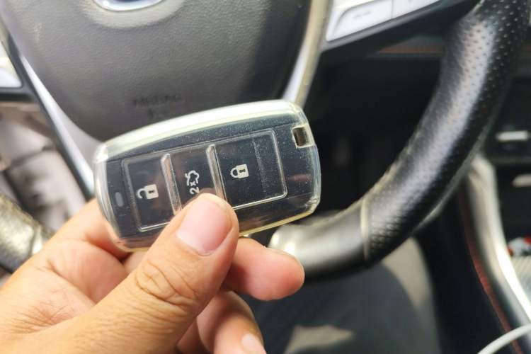 Used CHANGAN CS75 2018 280T Automatic Yazi Model China V Standard Vehicle Key