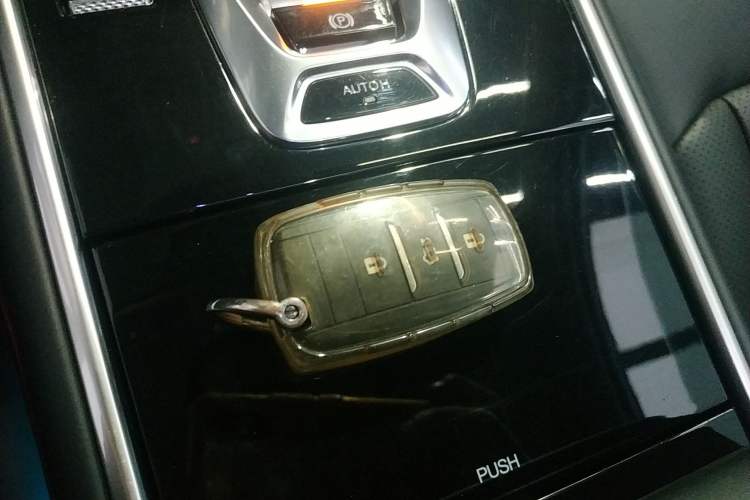 Used CHANGAN CS75 2018 280T Automatic Yazi Model China V Standard Vehicle Key