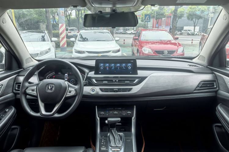 Used CHANGAN CS75 2019 280T DCT Million Edition China VI Standard Interior 1