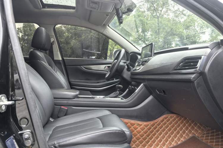 Used CHANGAN CS75 2019 280T DCT Million Edition China VI Standard Interior 10