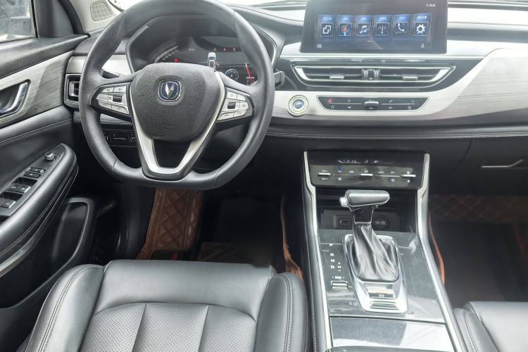 Used CHANGAN CS75 2019 280T DCT Million Edition China VI Standard Interior 3