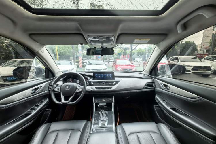 Used CHANGAN CS75 2019 280T DCT Million Edition China VI Standard Interior 8